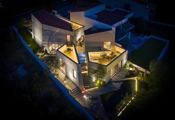 BIM建筑|一簇互相对望的“岩石”集群——Amanali住宅 / Rojkind Arquitectos