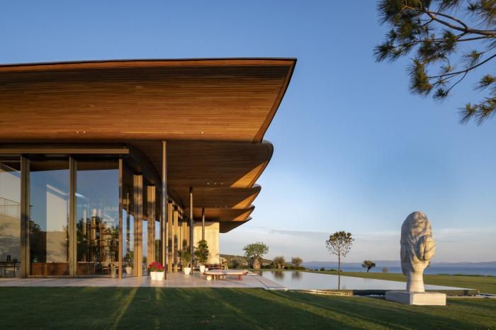 BIM建筑|爱琴海岸安静流淌的暖浪：Dolunay庄园 / Foster + Partners