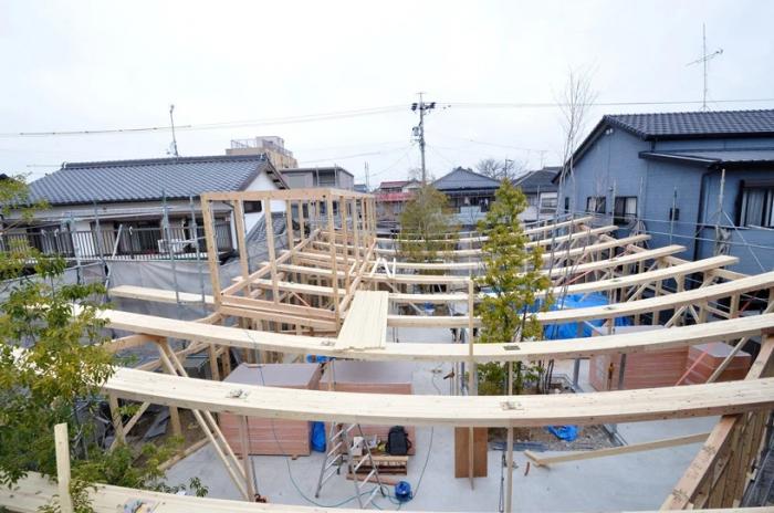 BIM建筑|白色飞船木屋，富有张力的伸展，Sannouno办公室 / Sudio Velocity