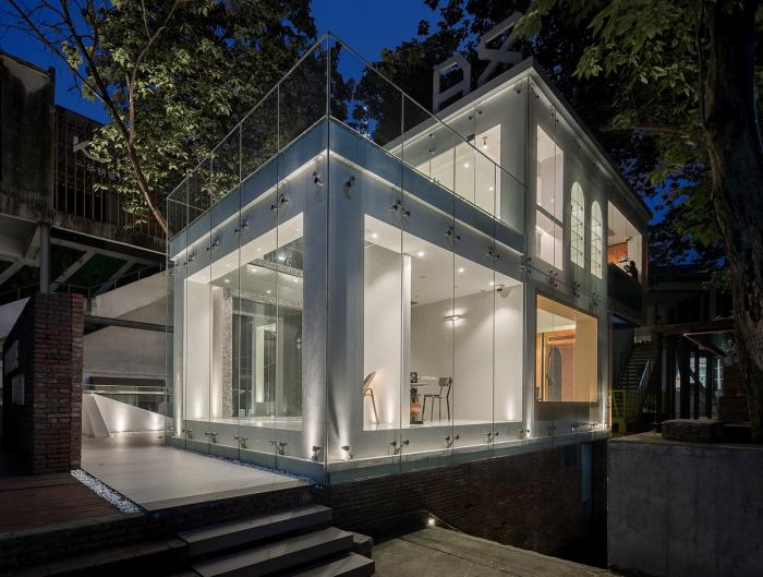 BIM建筑|隐于都市心脏，广州老楼蜕变成时尚办公空间 / 在于空间设计