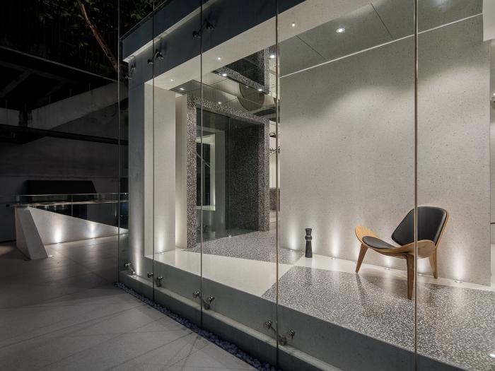 BIM建筑|隐于都市心脏，广州老楼蜕变成时尚办公空间 / 在于空间设计