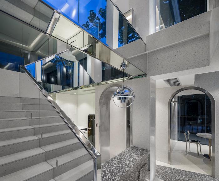 BIM建筑|隐于都市心脏，广州老楼蜕变成时尚办公空间 / 在于空间设计