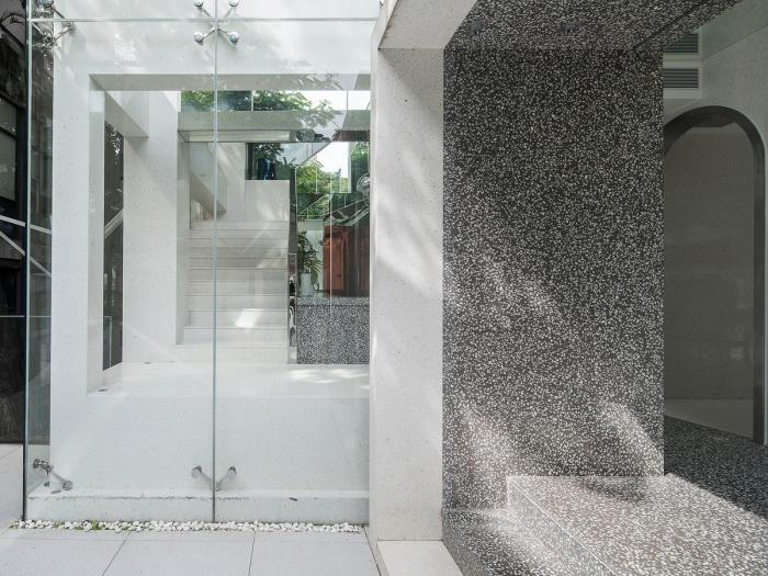 BIM建筑|隐于都市心脏，广州老楼蜕变成时尚办公空间 / 在于空间设计