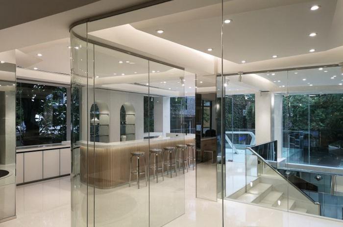 BIM建筑|隐于都市心脏，广州老楼蜕变成时尚办公空间 / 在于空间设计