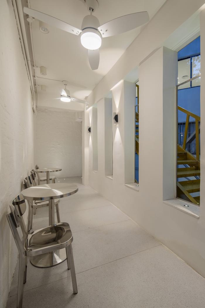 BIM建筑|隐于都市心脏，广州老楼蜕变成时尚办公空间 / 在于空间设计