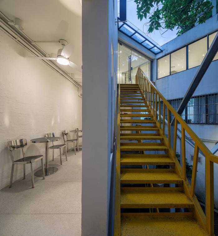 BIM建筑|隐于都市心脏，广州老楼蜕变成时尚办公空间 / 在于空间设计