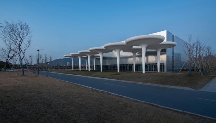 BIM建筑|消解与晕染：临平体育公园配套工程项目 / 筑境设计