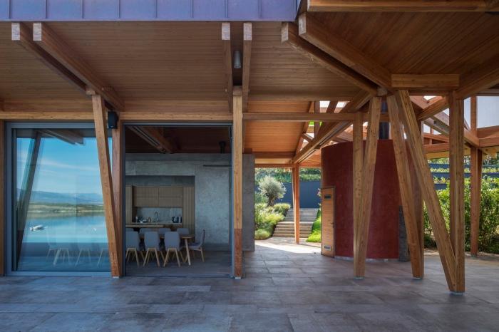 BIM建筑|湛蓝背景中的马赛克构图：克罗地亚海边木屋