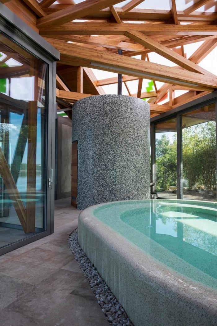 BIM建筑|湛蓝背景中的马赛克构图：克罗地亚海边木屋