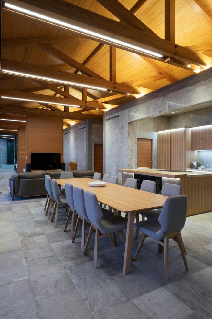 BIM建筑|湛蓝背景中的马赛克构图：克罗地亚海边木屋