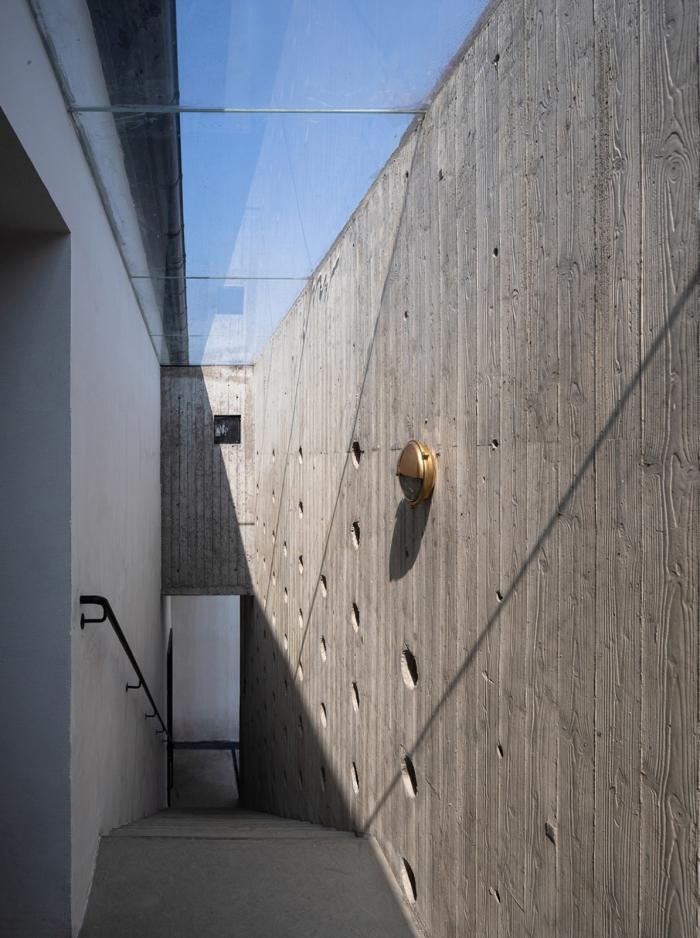 BIM建筑|白墙黛瓦下营造现代温暖空间，挚舍南禅观水酒店 / 本哲建筑