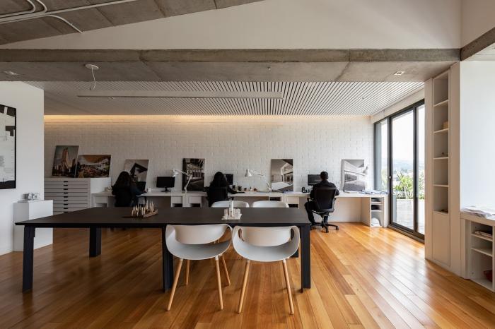 BIM建筑|于坚固外表下通透呼吸：厄瓜多尔自然大楼