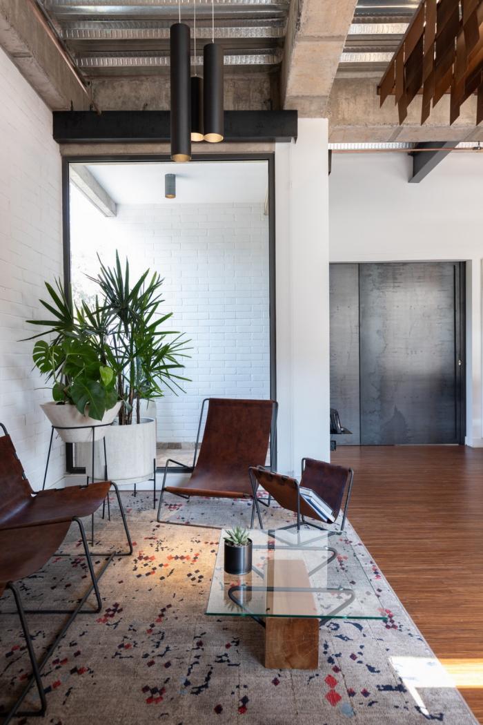 BIM建筑|于坚固外表下通透呼吸：厄瓜多尔自然大楼