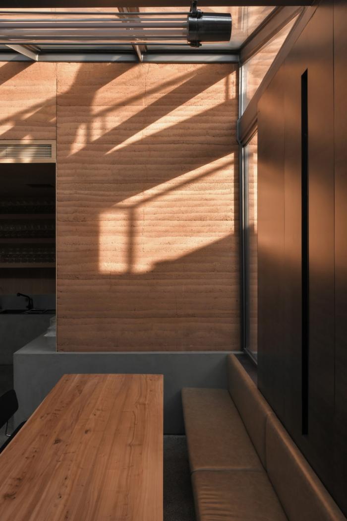 BIM建筑|“崖”——过去与未来的相遇之地 / C+ Architects