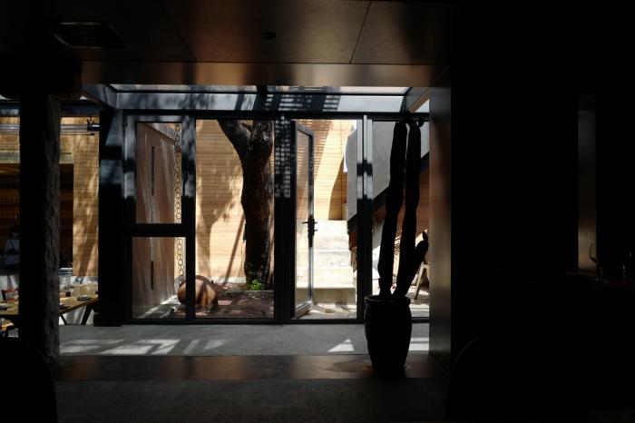 BIM建筑|“崖”——过去与未来的相遇之地 / C+ Architects