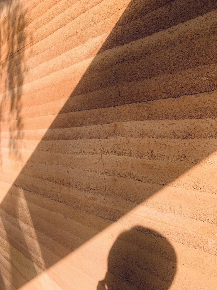 BIM建筑|“崖”——过去与未来的相遇之地 / C+ Architects