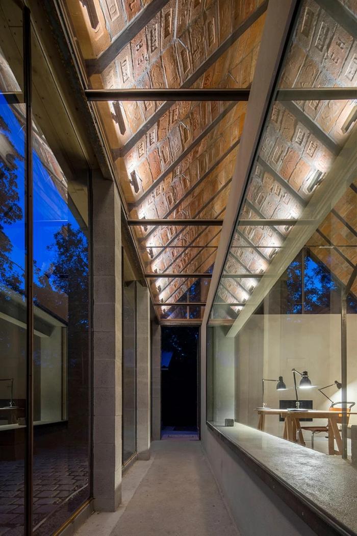 BIM建筑|裸露砖砌天花下的禅意小屋