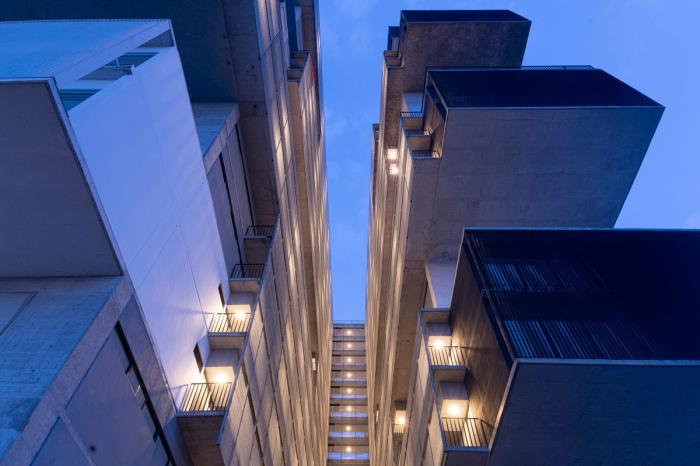 BIM建筑|64米深“峡谷”的裂变——阿曼尼公寓