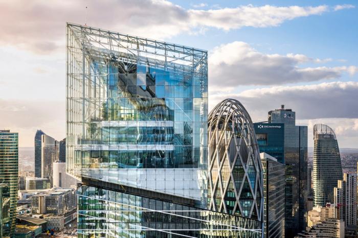 BIM建筑|一组捕捉与散射光的“水晶”组合——圣戈班总部办公楼