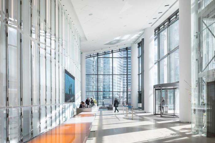 BIM建筑|一组捕捉与散射光的“水晶”组合——圣戈班总部办公楼