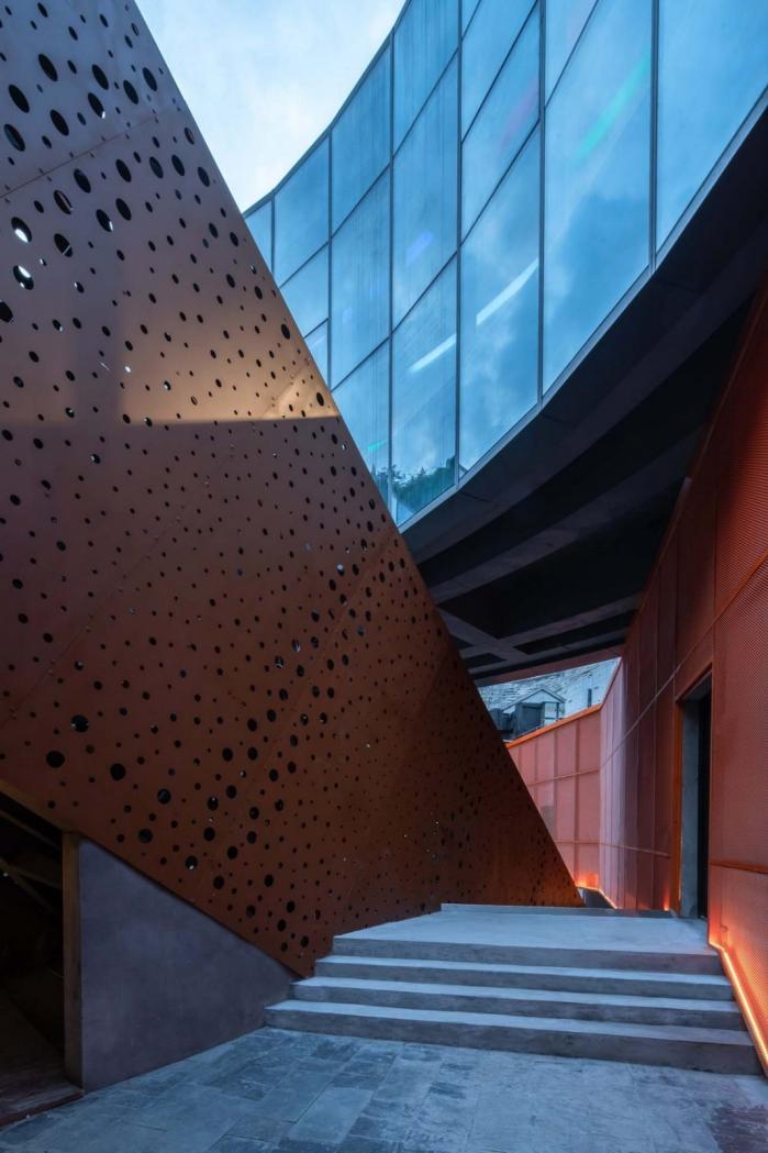 BIM建筑|809兵工厂遗址改造-酒店部分 / 三文建筑