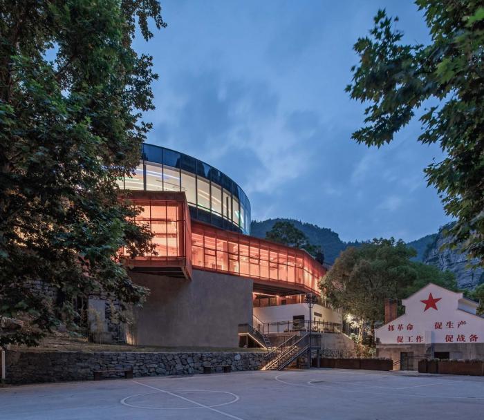 BIM建筑|809兵工厂遗址改造-酒店部分 / 三文建筑