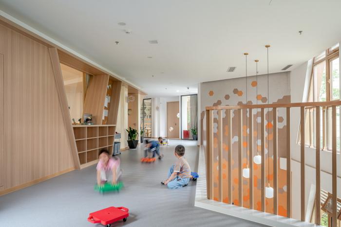 BIM建筑|简单几何勾勒而成的六边形“蜂巢”：杭州浦乐幼儿园杨家墩分园 / goa大象设计