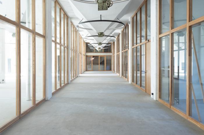 BIM建筑|墙身布满深邃的“眼睛”，废弃谷仓的改造