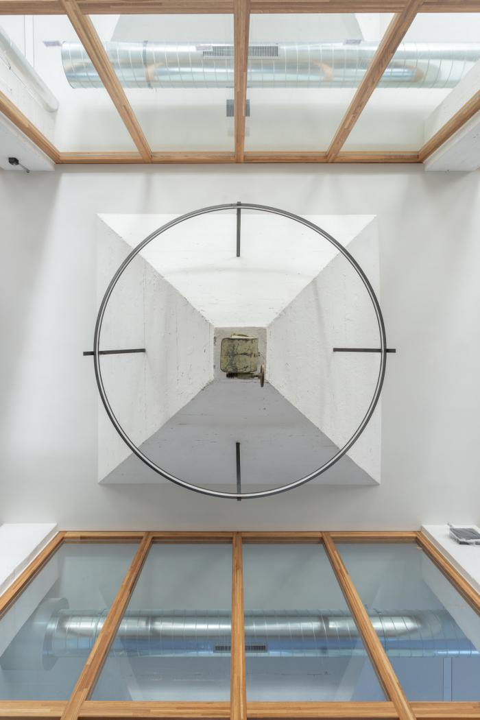 BIM建筑|墙身布满深邃的“眼睛”，废弃谷仓的改造