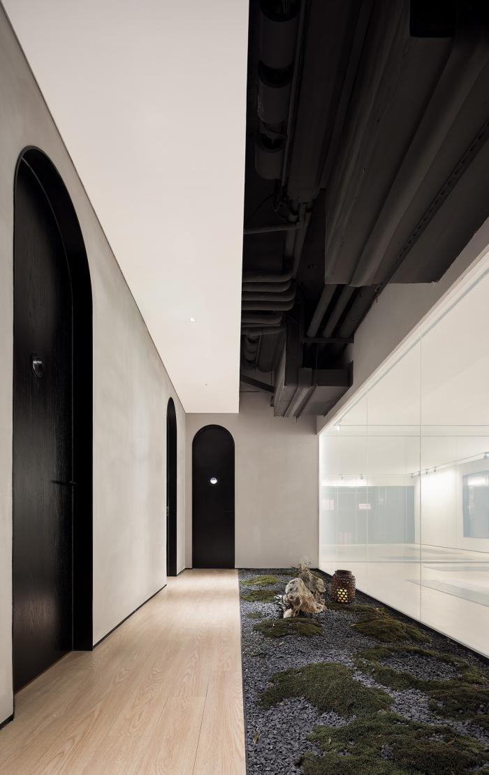 BIM建筑|一个模糊暧昧的空间容器——悠伽瑜伽空间 / 元致设计