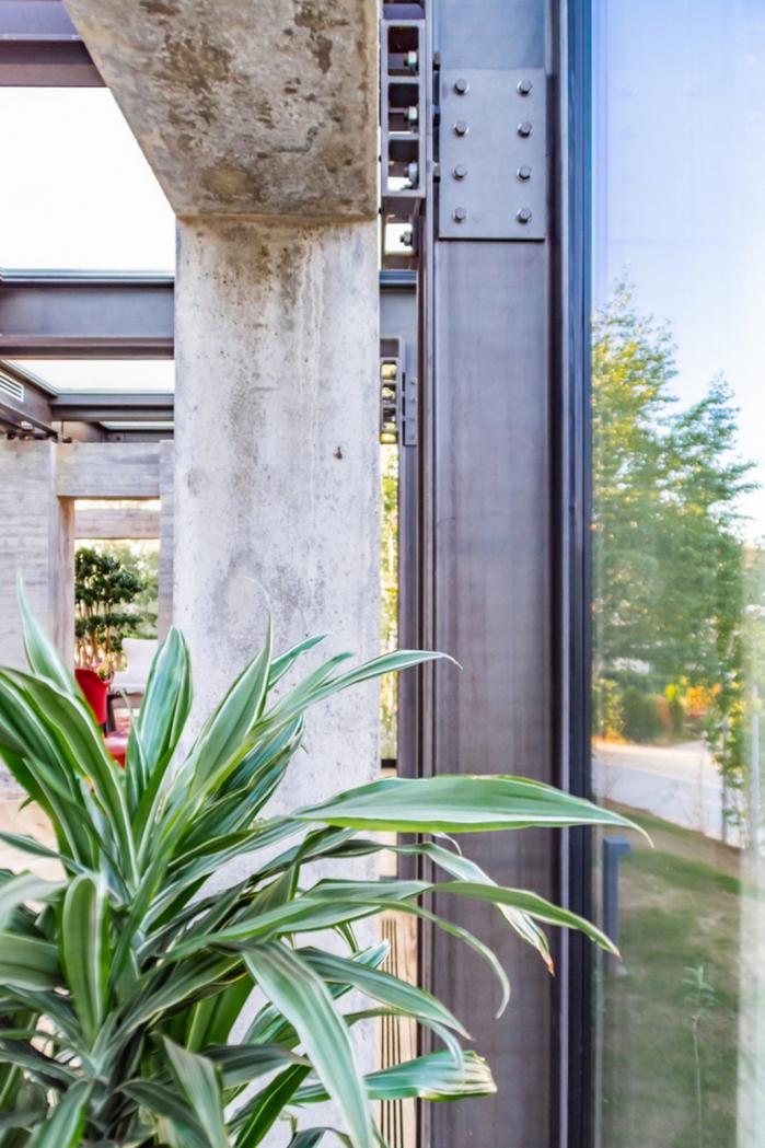 BIM建筑|与混凝土立柱对话——BM卡瓦纳住宅