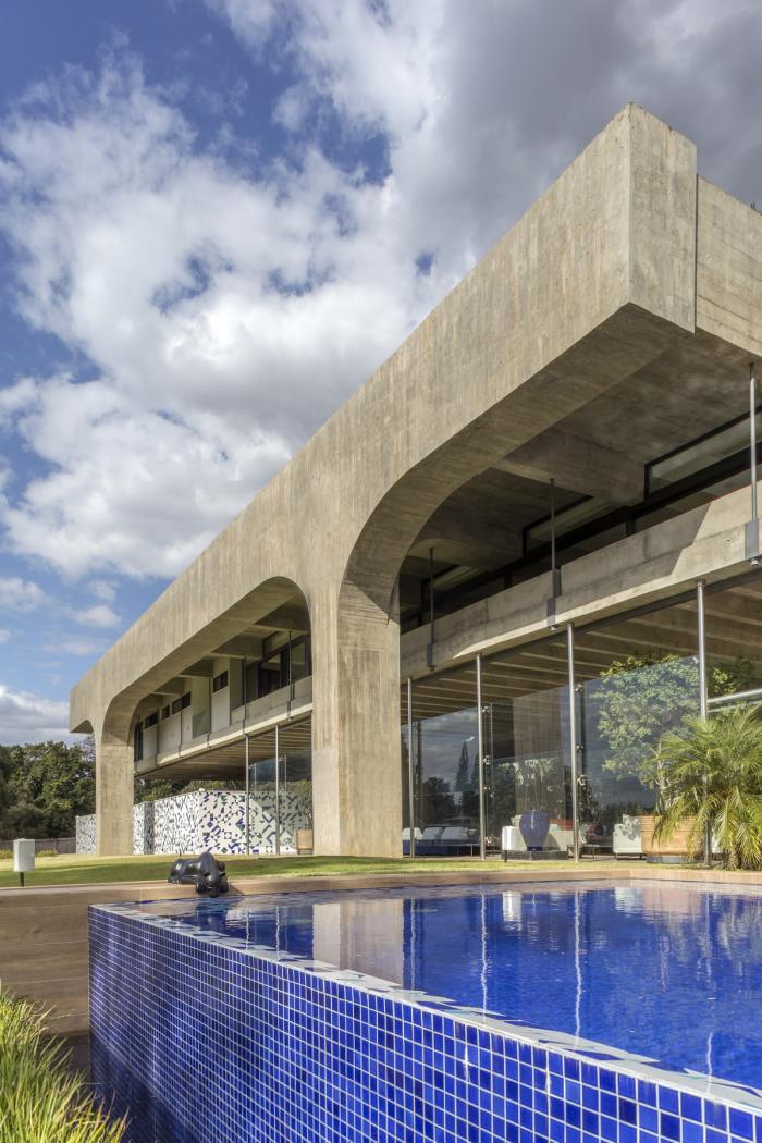 BIM建筑|巴西粗野主义建筑改造 / Arquitécnika