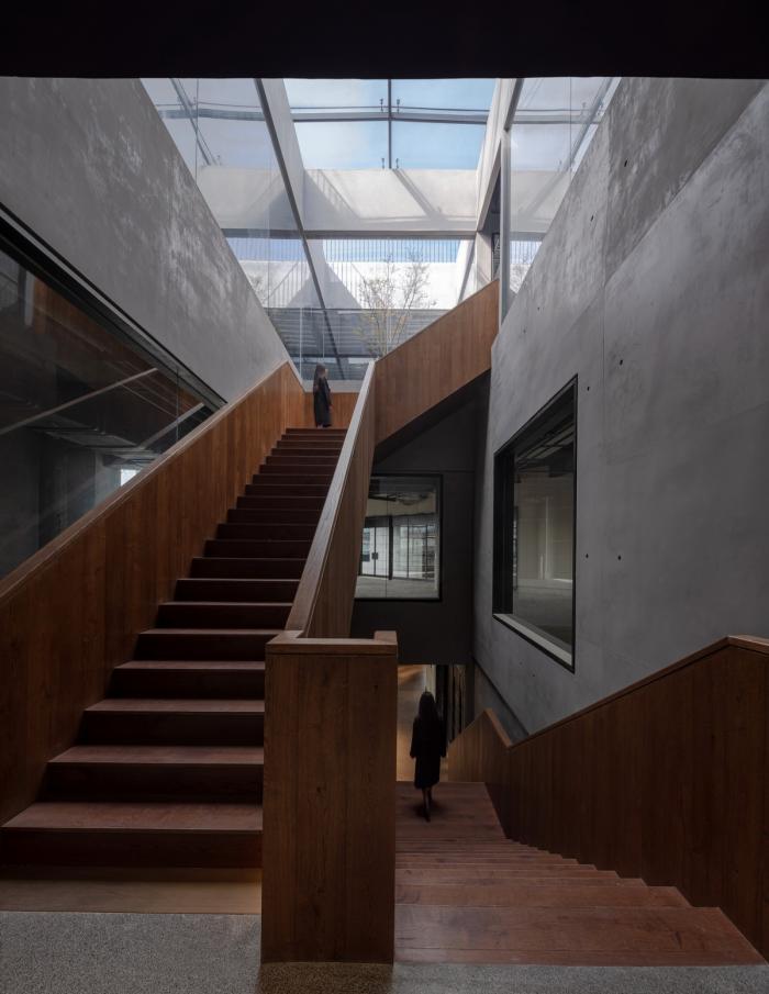 BIM建筑|光影舞动，野蛮生长——FOR天物空间 / 本哲建筑