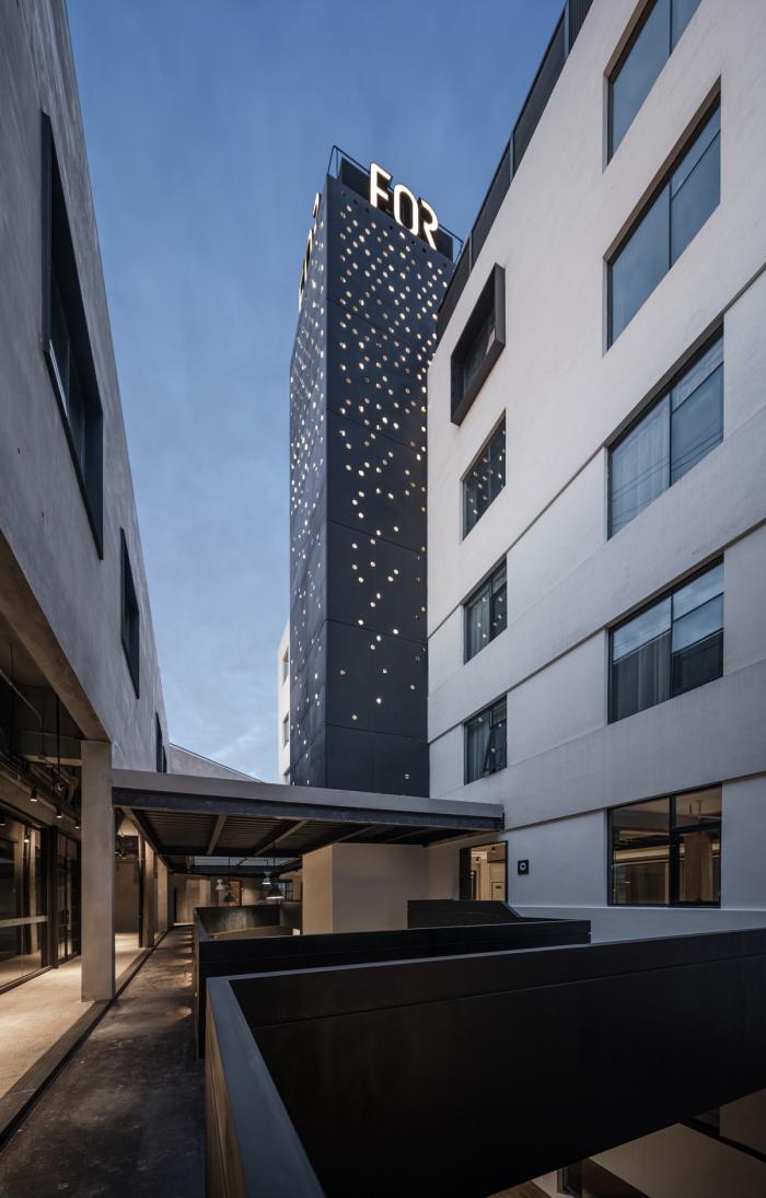 BIM建筑|光影舞动，野蛮生长——FOR天物空间 / 本哲建筑