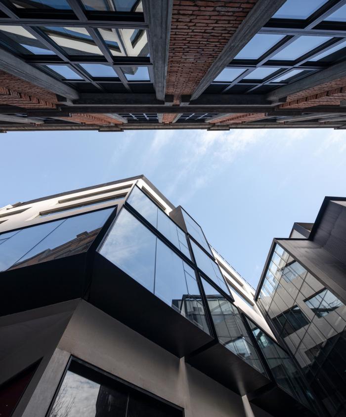 BIM建筑|光影舞动，野蛮生长——FOR天物空间 / 本哲建筑