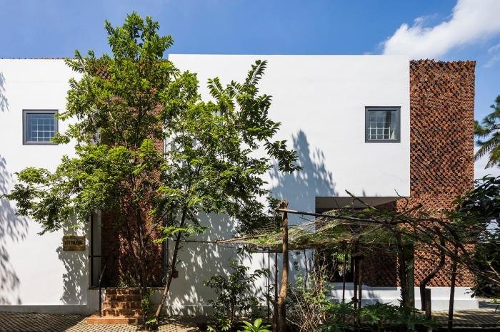 BIM建筑|清风徐来，光影婆娑：越南“自呼吸”墙宅