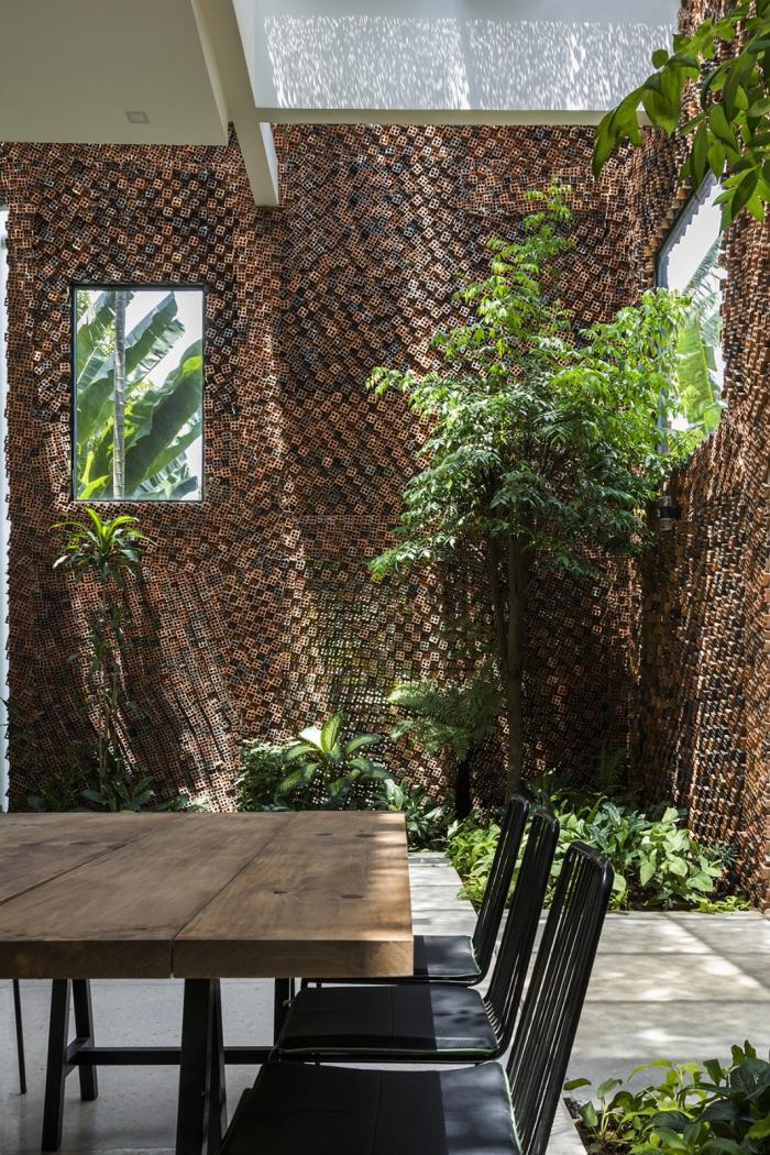 BIM建筑|清风徐来，光影婆娑：越南“自呼吸”墙宅