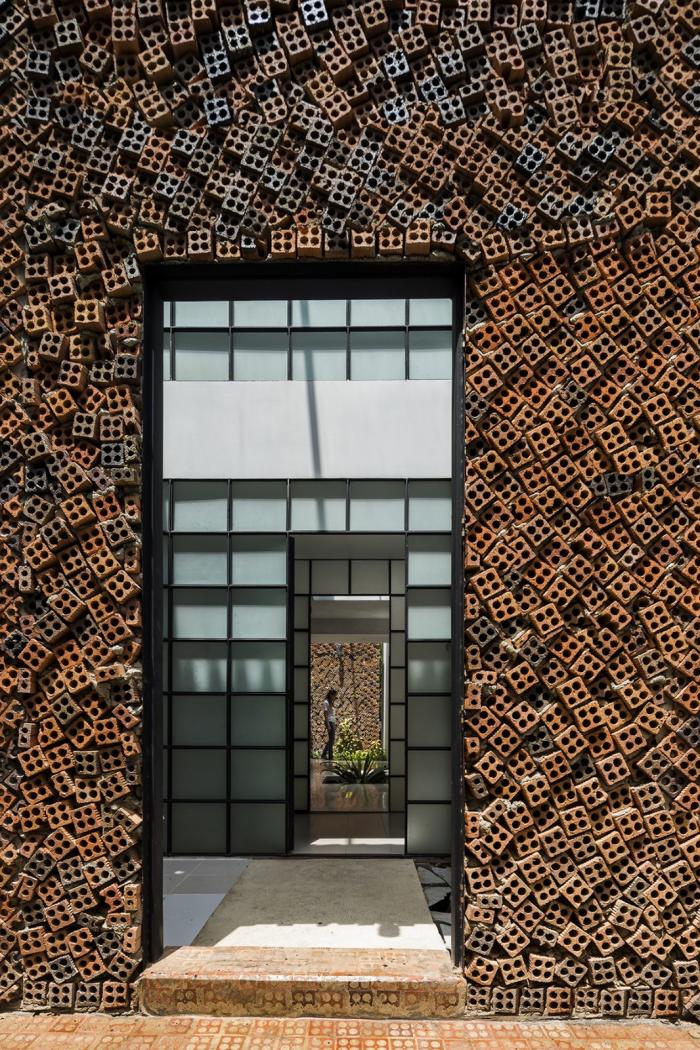 BIM建筑|清风徐来，光影婆娑：越南“自呼吸”墙宅