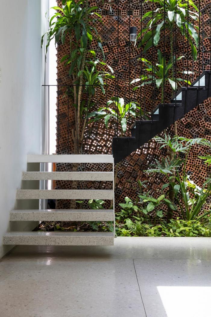 BIM建筑|清风徐来，光影婆娑：越南“自呼吸”墙宅