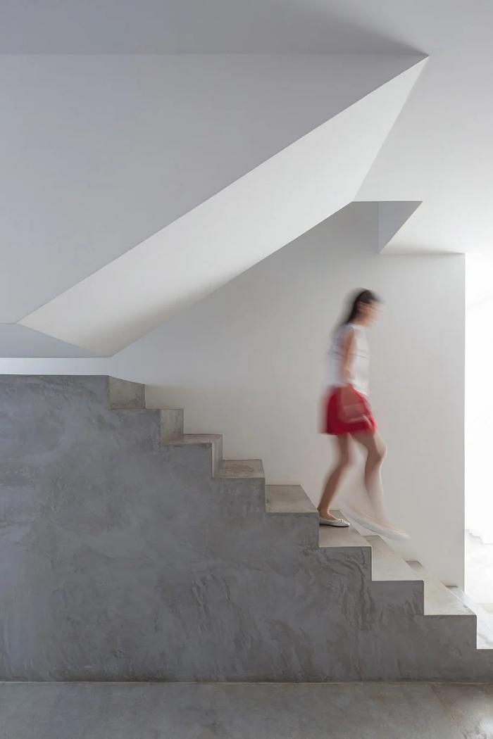 BIM建筑|自具结构形式美感的混凝土“网格”住宅