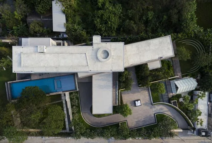 BIM建筑|如风车般堆叠扭转——雨林边缘的住宅