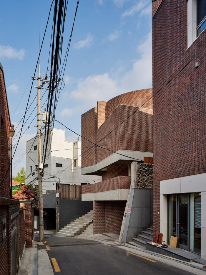 BIM建筑|仪式感与趣味性并存：韩国“背巷”住宅