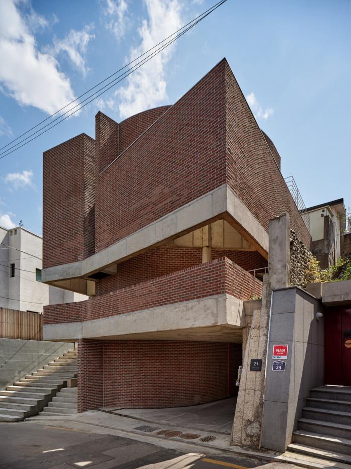 BIM建筑|仪式感与趣味性并存：韩国“背巷”住宅
