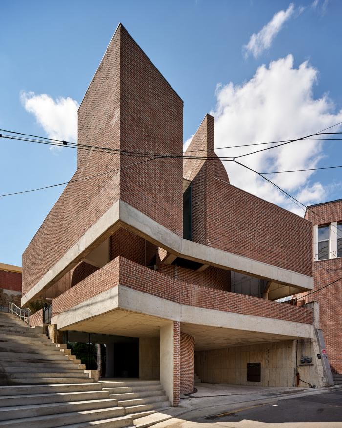 BIM建筑|仪式感与趣味性并存：韩国“背巷”住宅