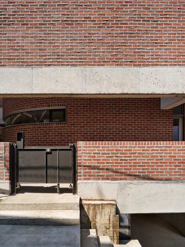 BIM建筑|仪式感与趣味性并存：韩国“背巷”住宅