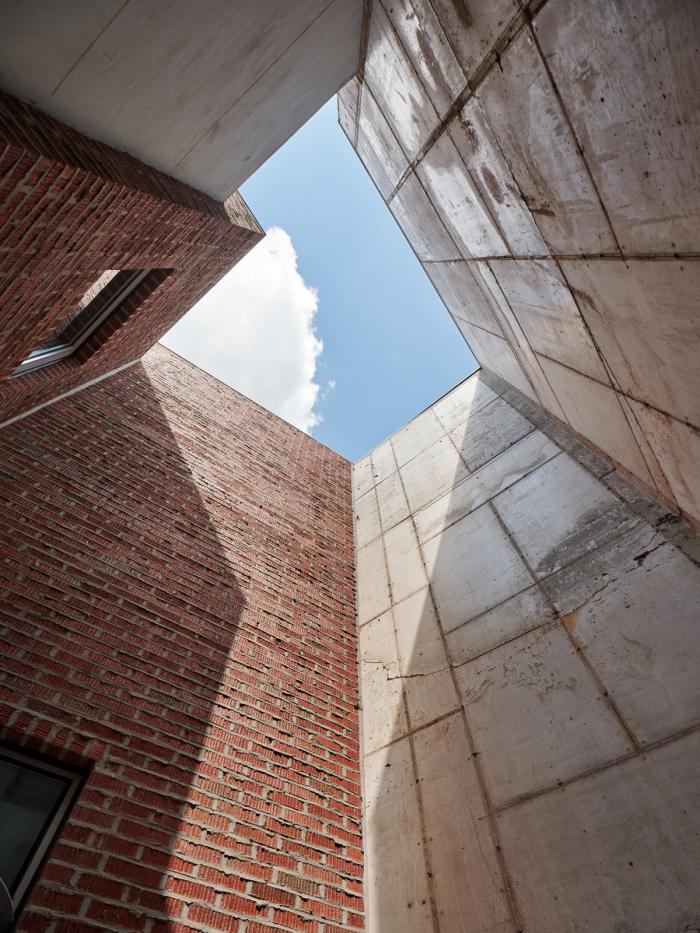 BIM建筑|仪式感与趣味性并存：韩国“背巷”住宅