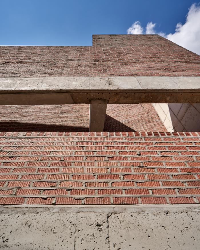 BIM建筑|仪式感与趣味性并存：韩国“背巷”住宅