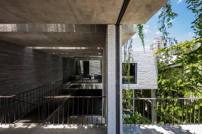 BIM建筑|错落的盒子，可呼吸的“绿色之肺”：岘港住宅 / 武重义建筑事务所