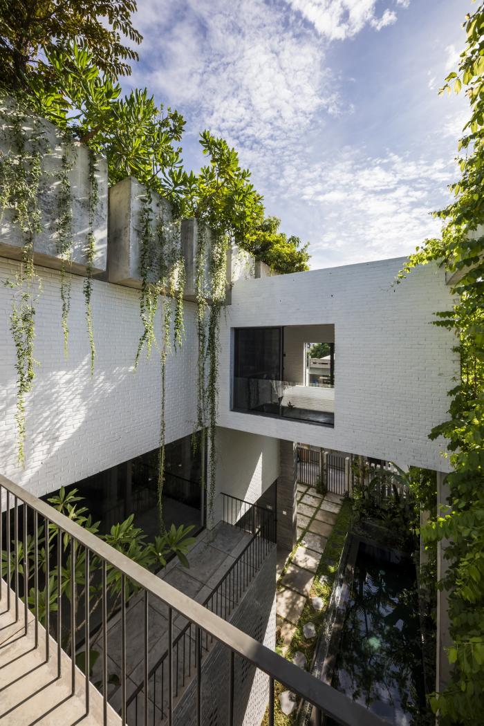 BIM建筑|错落的盒子，可呼吸的“绿色之肺”：岘港住宅 / 武重义建筑事务所