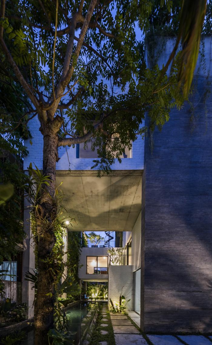 BIM建筑|错落的盒子，可呼吸的“绿色之肺”：岘港住宅 / 武重义建筑事务所